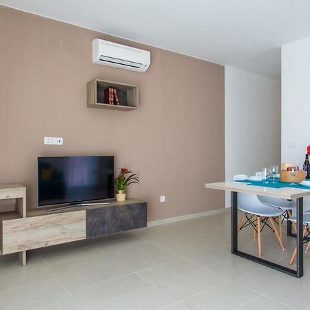 Apartments Viktorija Baška Eksteriør billede