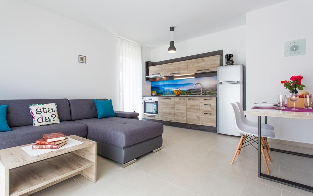 Apartments Viktorija Baška Eksteriør billede